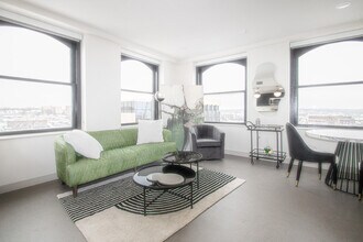 Building Photo - Badgerow Flats