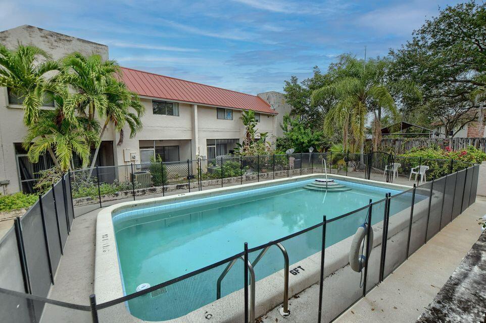 Primary Photo - 1675 NW 15th Vista