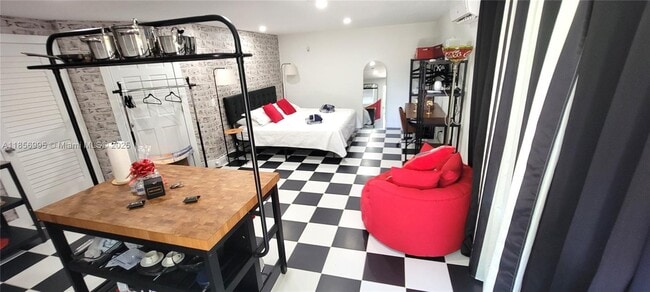 Foto del edificio - 985 SW 10th St