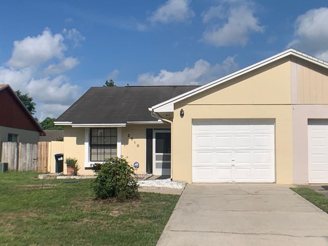 Primary Photo - Beautiful open 2/2 Near UCF