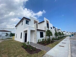 Building Photo - 575 NE 208th Terrace