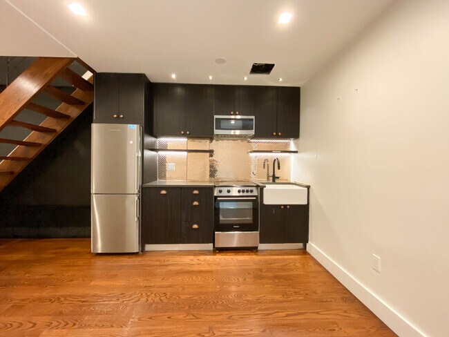 Foto del edificio - 681 Franklin Ave