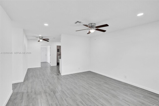 Foto del edificio - 5900 NW 19th St