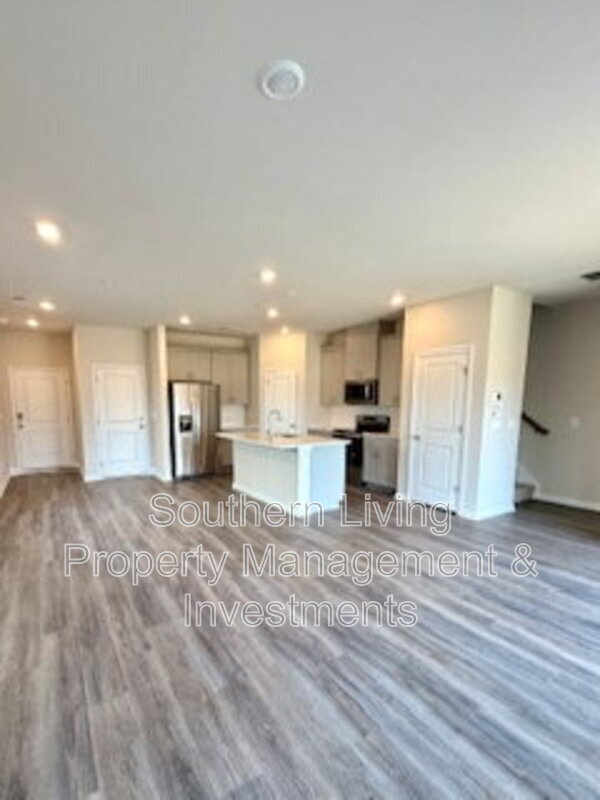 Building Photo - 4080 County Down Ave