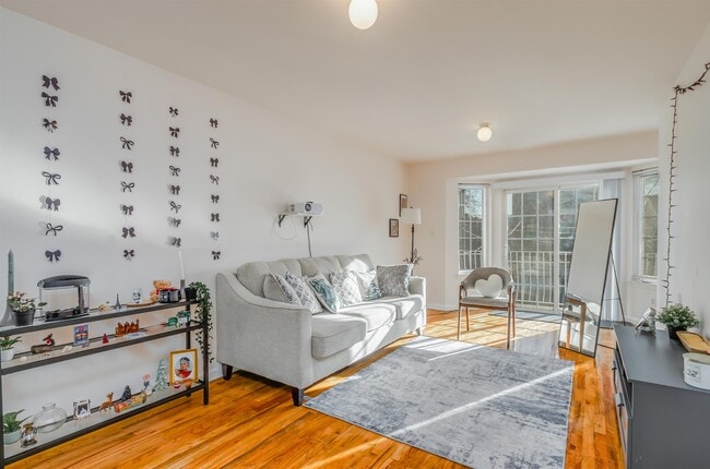 Building Photo - 225 Belvidere Ave