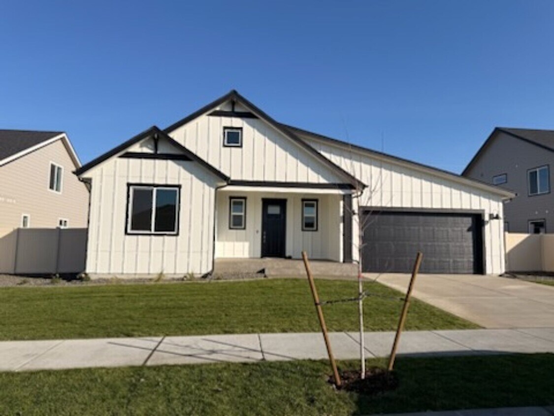 Foto principal - Beautiful Home new construction