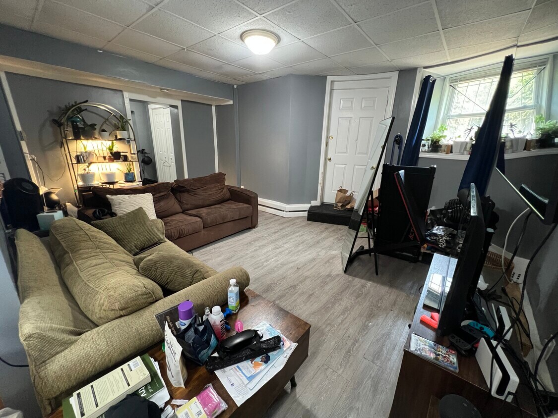 Foto principal - 1064 Beacon St