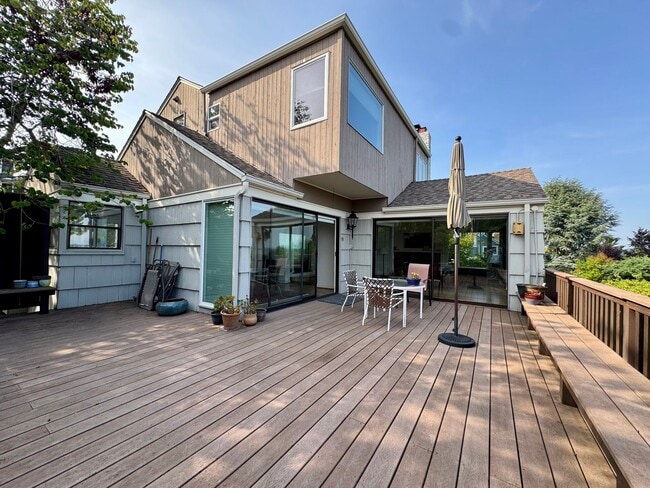 Building Photo - Hawthorne Hills Home