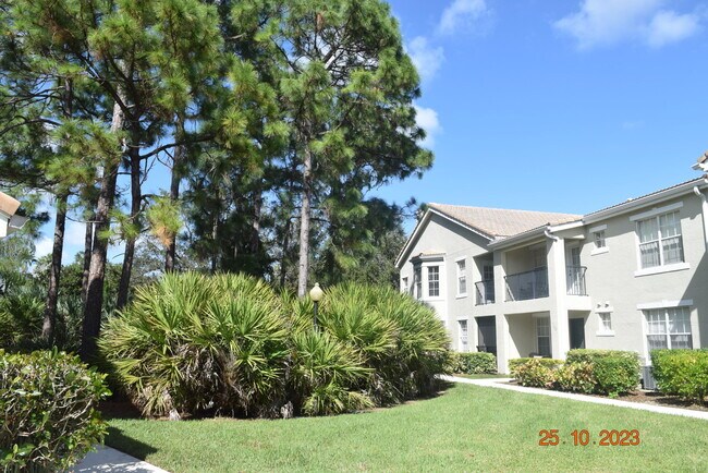 Building Photo - 108 SW Peacock Blvd