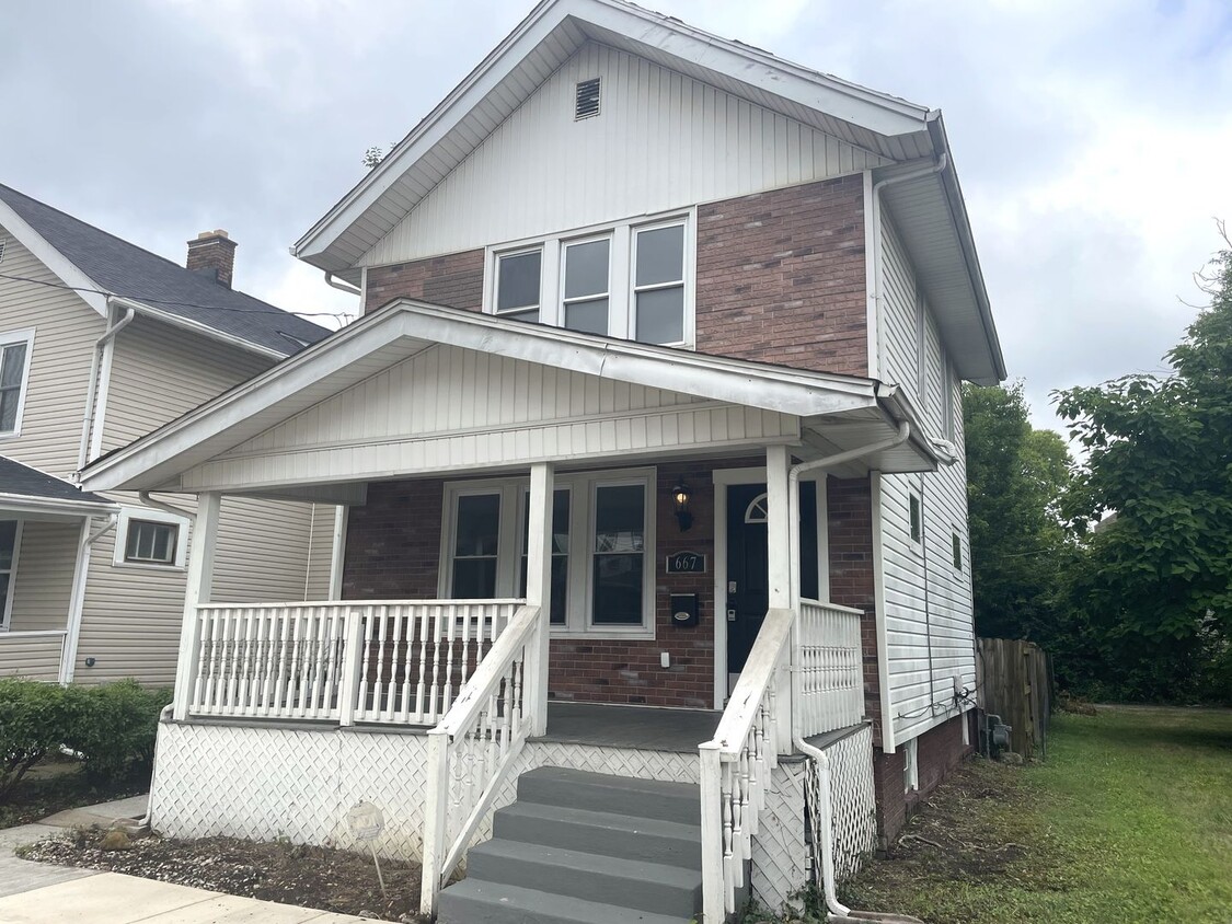 Primary Photo - 667 Miller Ave