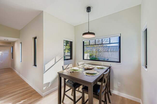 Foto del edificio - 1656 York Dr