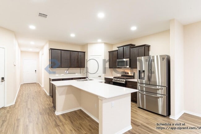 Foto del edificio - 1528 Brueggerhoff Rd