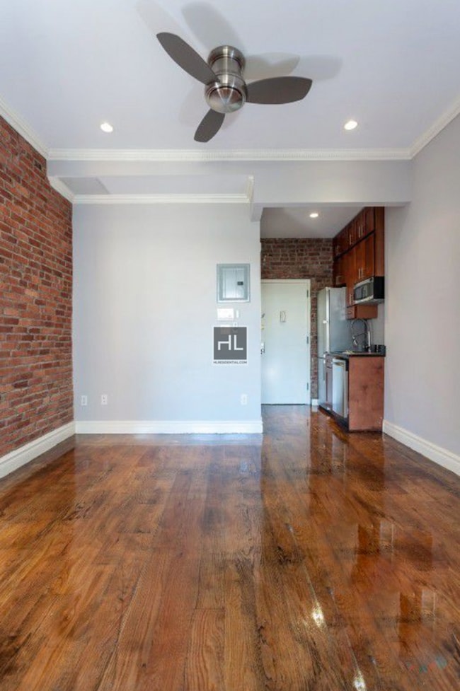 Building Photo - W 14TH ST.