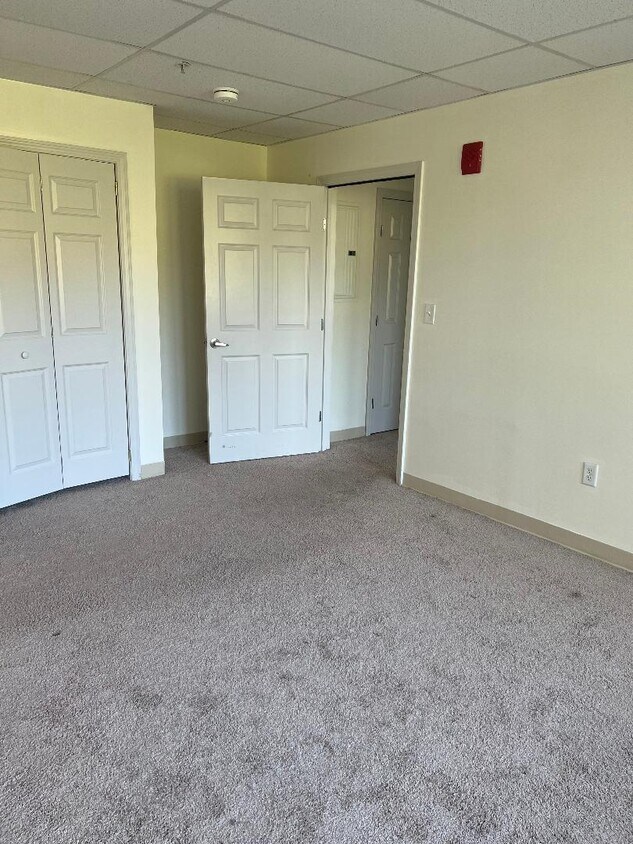 11 Lawrence St Unit 304, Lawrence, MA 01840 Condo for Rent in