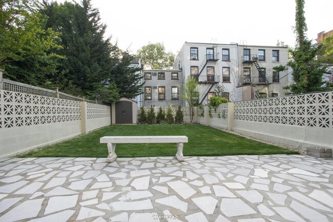 yard - 308 Hicks St
