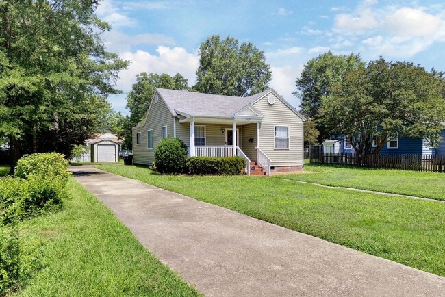 Building Photo - OPEN HOUSE SAT 8/3/24 12 PM - 1 PM  &  SUN...