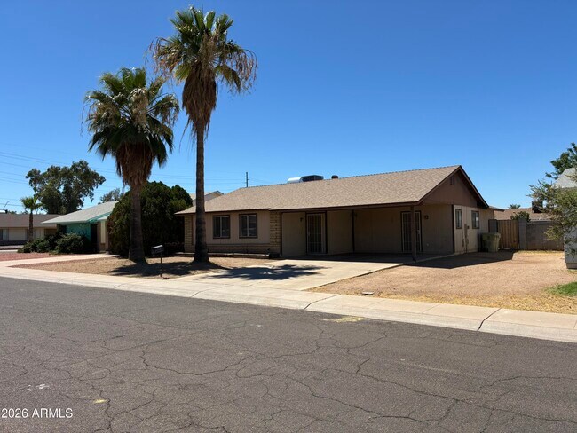 Foto del edificio - 5915 W Tierra Buena Ln