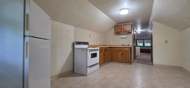 Building Photo - 109 Green Hill Pkwy