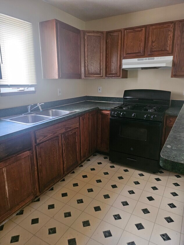 Cocina - 2314 E 87th St