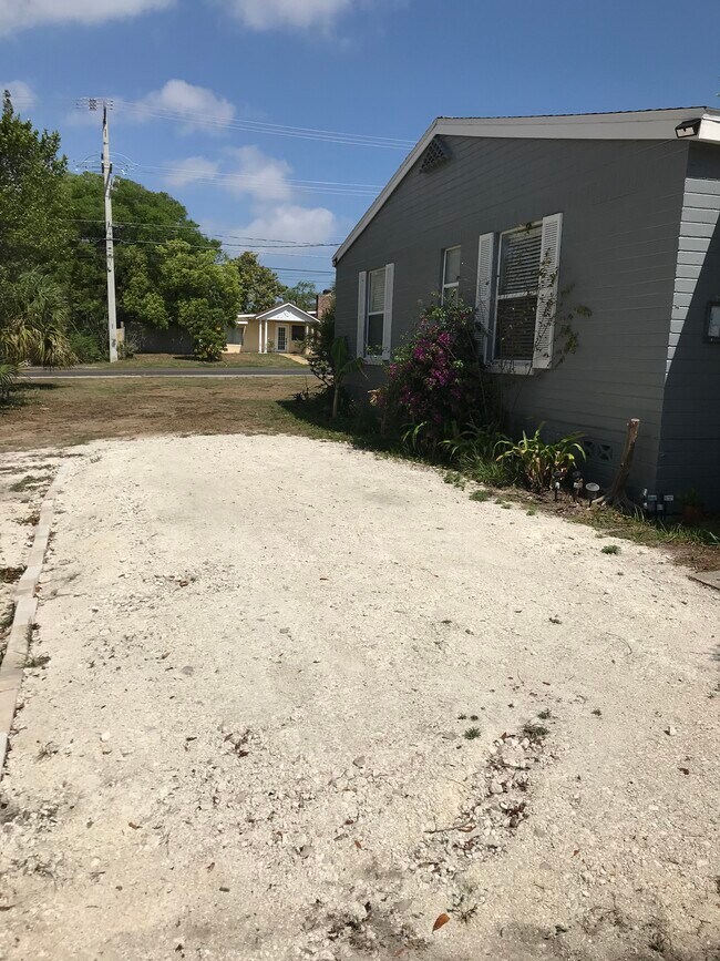 Lots of parking around property - 235 Lpga Blvd