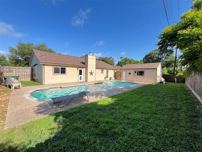 Foto del edificio - 31326 Alice Ln