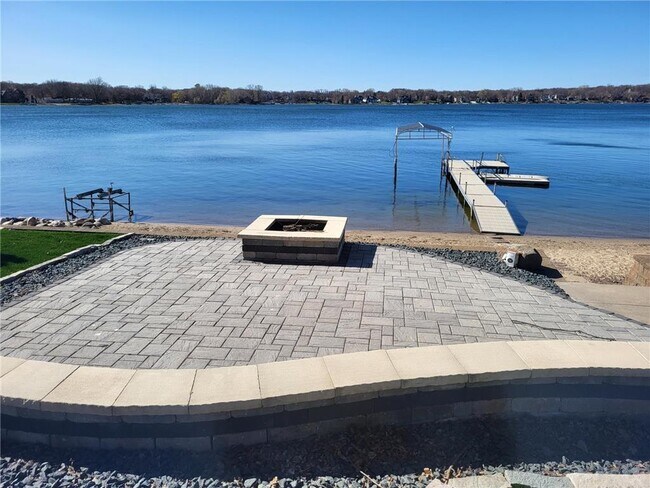 Foto del edificio - 14145 Shady Beach Trail NE