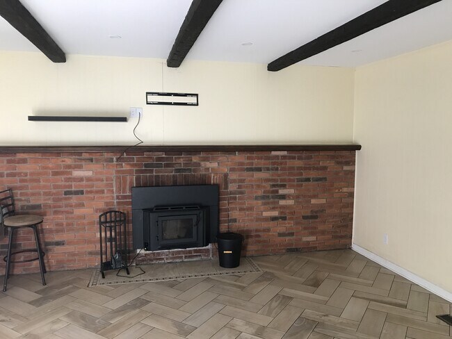 Foto del edificio - 4 BED/2 BATH ADORABLE, SPACIOUS SINGLE FAMILY HOME ---- FORREST DR. CANTON