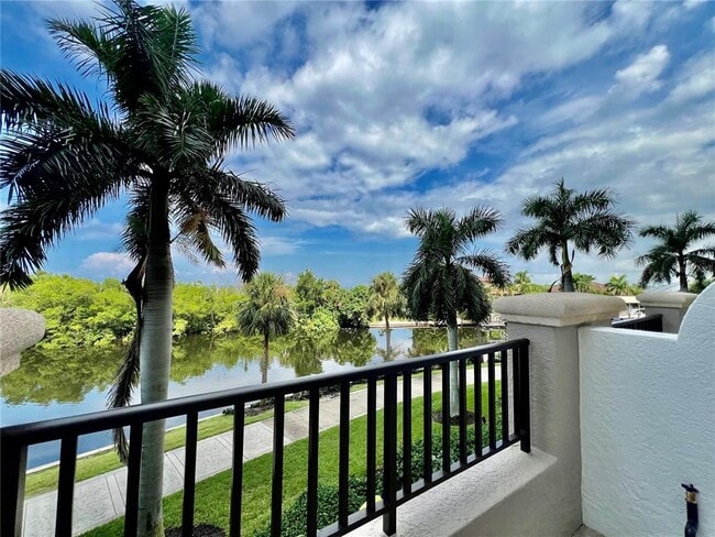 Building Photo - 3333 Sunset Key Cir