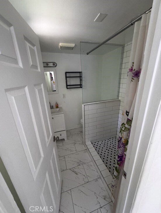 Foto del edificio - 563 W 12th St