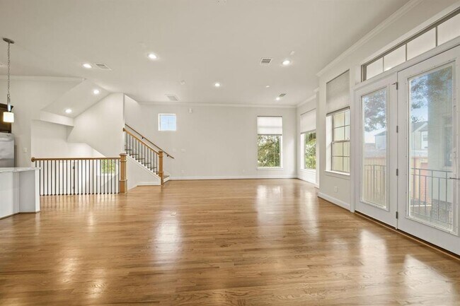 Foto del edificio - 1034 W 26th St