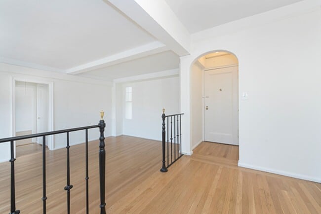 Foto del edificio - 299 W 12th St