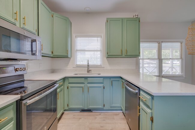 Foto del edificio - 2704 Thurrock Dr