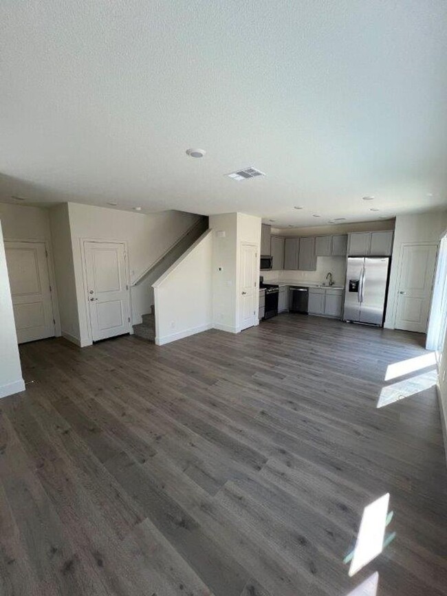 Foto del edificio - Brand New Three Bedroom Spanish Springs...