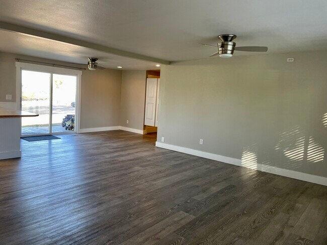 Foto del edificio - 4410 E Locust Ln
