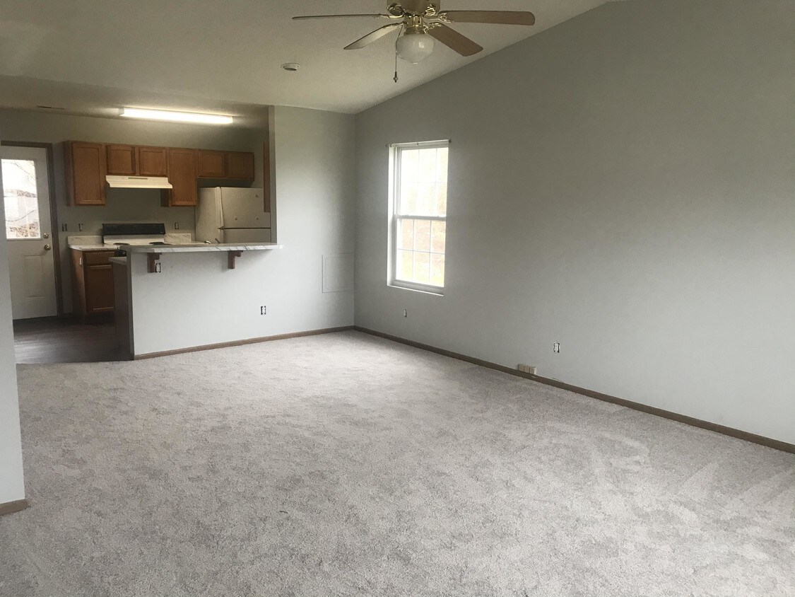 Primary Photo - 5816 E Limoges Dr
