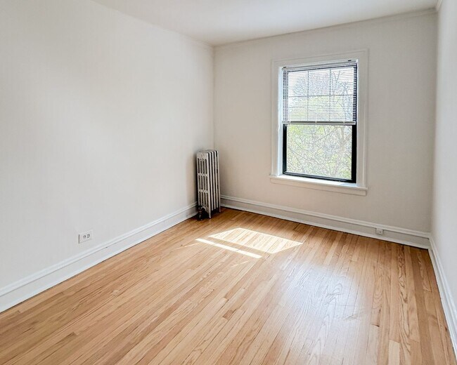 Foto del edificio - 4506 N Ashland Ave