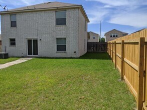 Building Photo - 8163 Heights Valley