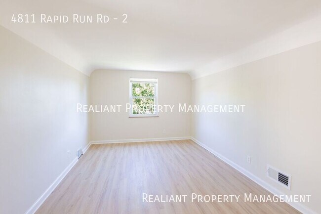 Foto del edificio - 4811 Rapid Run Rd
