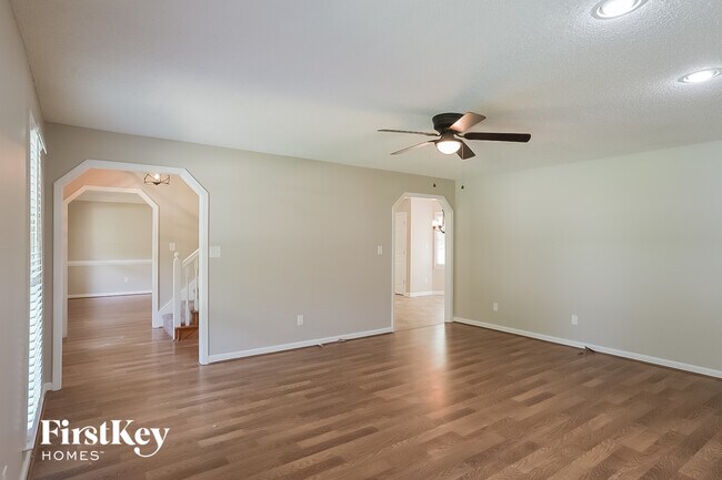 Foto del edificio - 174 Somerset Ln