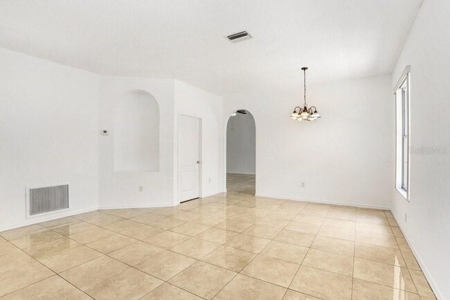 Building Photo - 930 Grand Canyon Dr