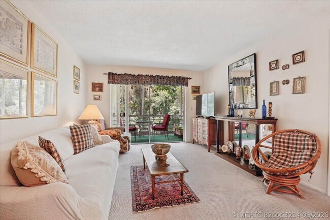 Building Photo - 473 Lake Frances Dr