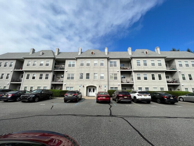 Building Photo - 516 Brittany Dr