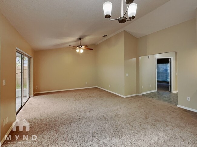 Foto del edificio - 8150 Tom Sawyer Dr