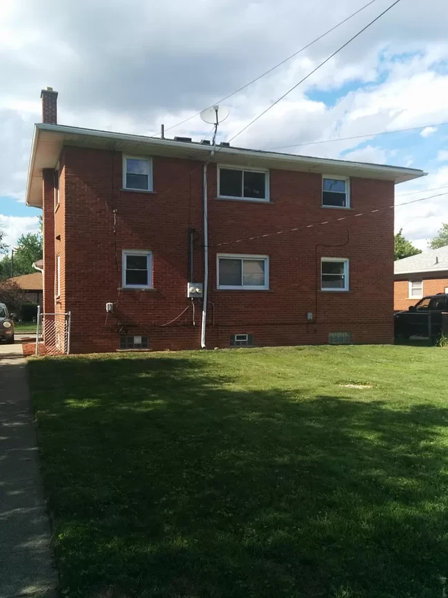 Back of the house & yard - 531 Highland St