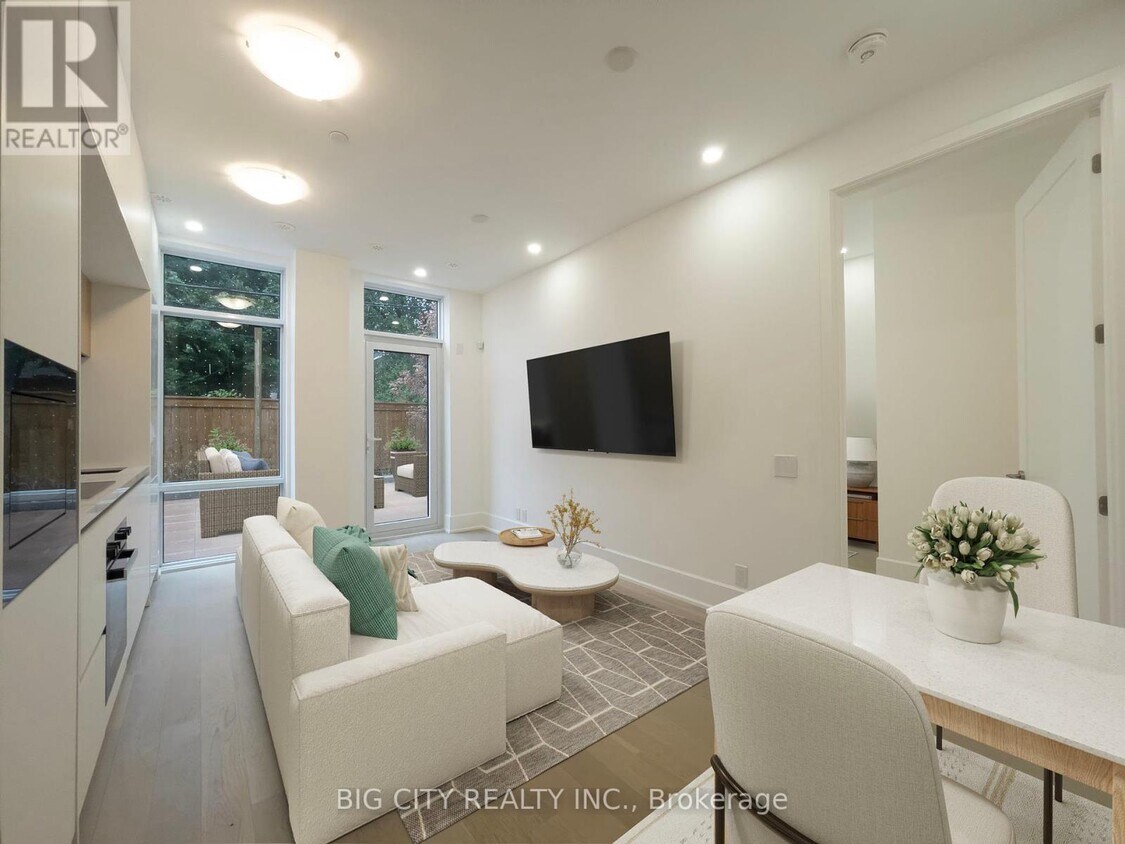 Photo principale - 800-800 Broadview Ave