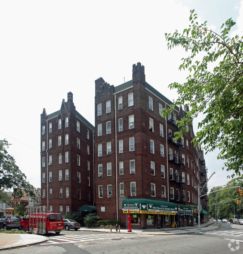 8406 109th St, Richmond Hill, NY 11418 Apartments in Richmond Hill