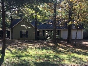 Building Photo - 215 Britton Dr