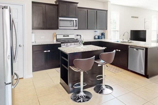 Building Photo - 3651 Sandy Brook Dr