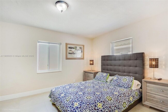 Foto del edificio - 518 SW 7th Ave