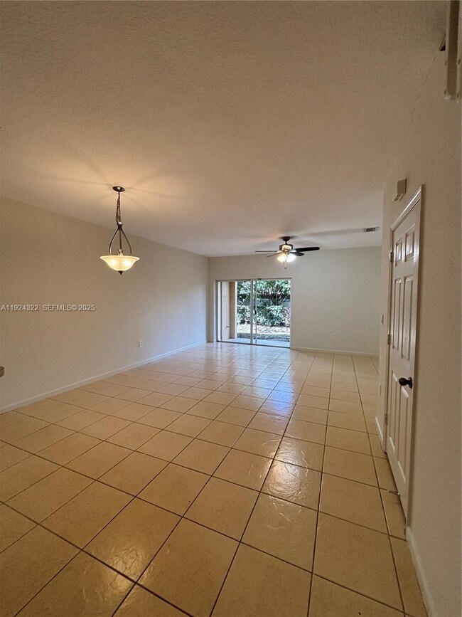 Foto del edificio - 6533 Catalina Ln